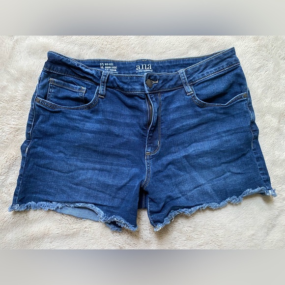 A.N.A Midrise Denim shorts - Picture 3 of 5